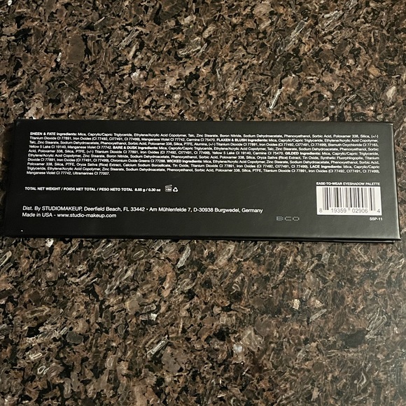 StudioMakeup Eyeshadow Palette - Picture 2 of 3